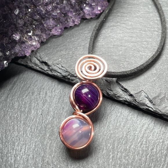 Artisan Jewelry - Genuine Agate Copper Wire Wrapped Pendant Leather Necklace